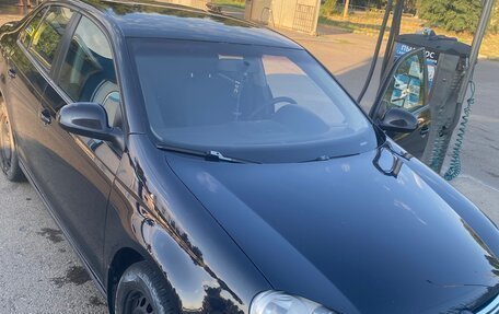 Volkswagen Jetta VI, 2010 год, 700 000 рублей, 1 фотография