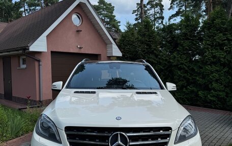 Mercedes-Benz M-Класс, 2012 год, 3 050 000 рублей, 3 фотография
