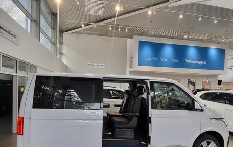 Volkswagen Multivan T6 рестайлинг, 2022 год, 13 990 000 рублей, 8 фотография
