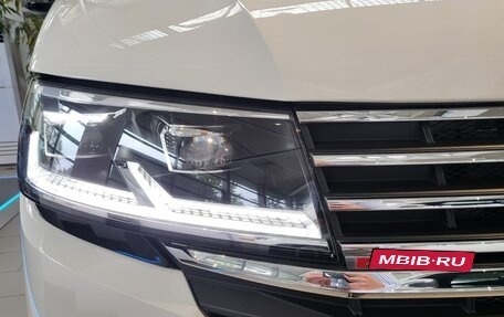 Volkswagen Multivan T6 рестайлинг, 2022 год, 13 990 000 рублей, 11 фотография