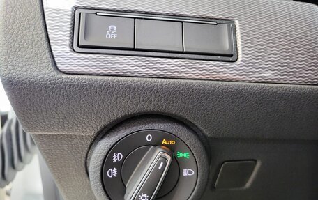 Volkswagen Multivan T6 рестайлинг, 2022 год, 13 990 000 рублей, 38 фотография