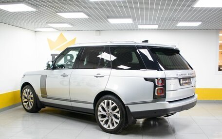 Land Rover Range Rover IV рестайлинг, 2018 год, 5 999 000 рублей, 4 фотография