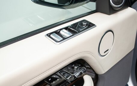 Land Rover Range Rover IV рестайлинг, 2018 год, 5 999 000 рублей, 9 фотография