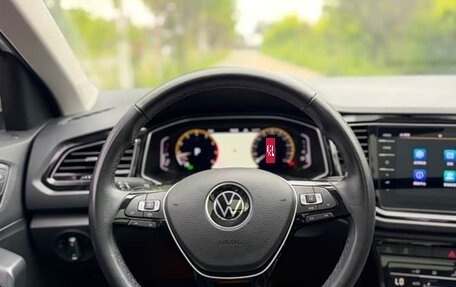 Volkswagen T-Roc I, 2022 год, 1 690 000 рублей, 12 фотография