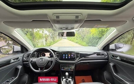 Volkswagen T-Roc I, 2022 год, 1 690 000 рублей, 10 фотография