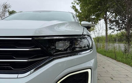 Volkswagen T-Roc I, 2022 год, 1 690 000 рублей, 19 фотография