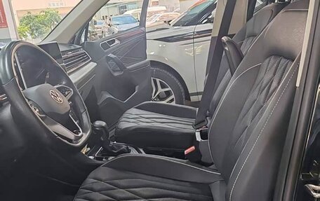 Volkswagen Tiguan II, 2023 год, 2 310 000 рублей, 6 фотография