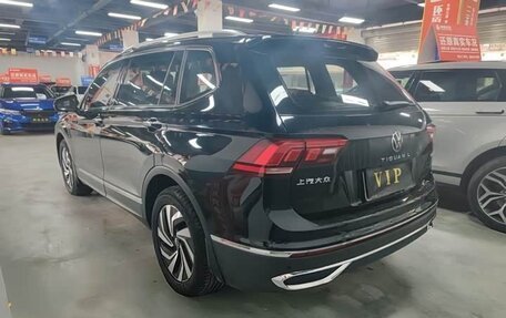 Volkswagen Tiguan II, 2023 год, 2 310 000 рублей, 4 фотография