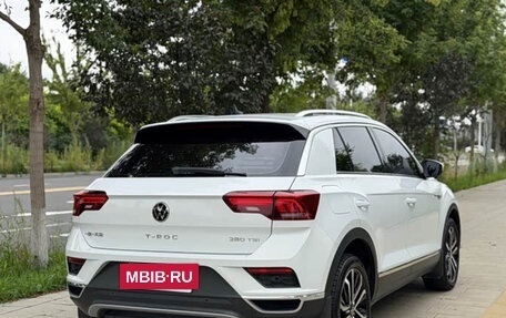 Volkswagen T-Roc I, 2022 год, 1 690 000 рублей, 23 фотография