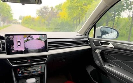 Volkswagen Tiguan II, 2023 год, 2 330 000 рублей, 15 фотография