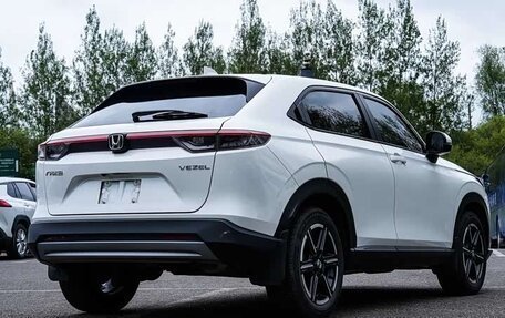 Honda Vezel, 2023 год, 1 630 000 рублей, 4 фотография