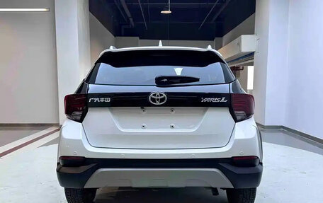 Toyota Yaris, 2022 год, 1 280 111 рублей, 8 фотография