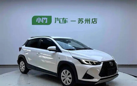 Toyota Yaris, 2022 год, 1 280 111 рублей, 2 фотография