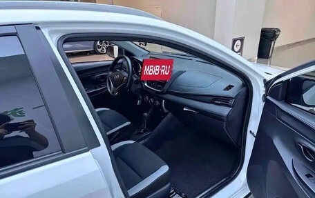 Toyota Yaris, 2022 год, 1 280 111 рублей, 14 фотография