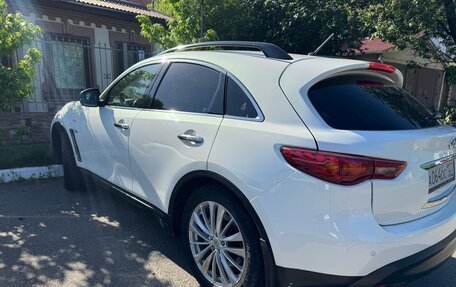 Infiniti QX70, 2014 год, 2 200 000 рублей, 2 фотография