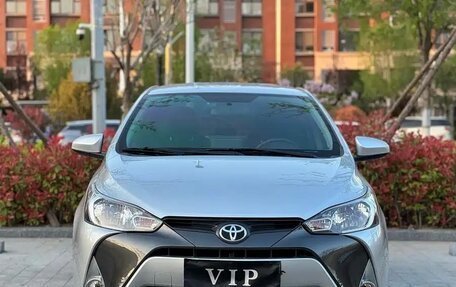 Toyota Yaris, 2022 год, 1 210 005 рублей, 2 фотография