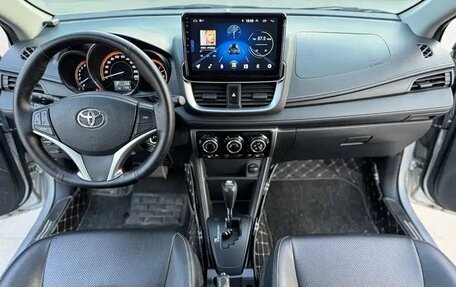 Toyota Yaris, 2022 год, 1 210 005 рублей, 7 фотография