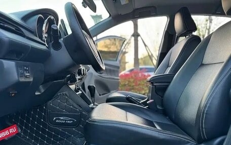 Toyota Yaris, 2022 год, 1 210 005 рублей, 10 фотография