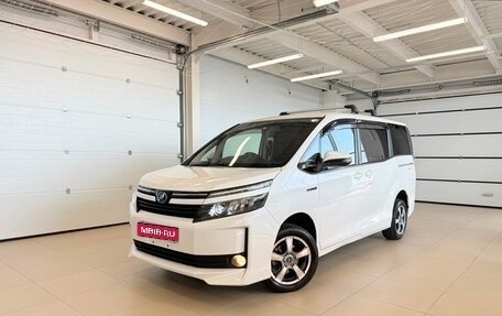 Toyota Voxy III, 2015 год, 1 799 000 рублей, 1 фотография