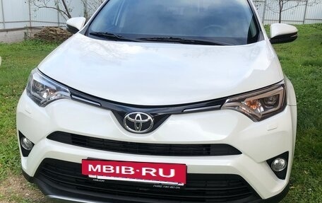 Toyota RAV4, 2017 год, 2 550 000 рублей, 4 фотография