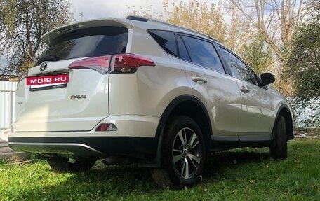 Toyota RAV4, 2017 год, 2 550 000 рублей, 6 фотография