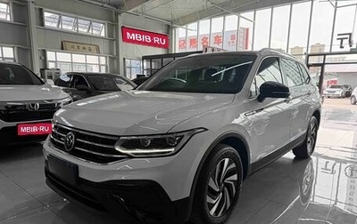 Volkswagen Tiguan II, 2023 год, 2 490 000 рублей, 1 фотография
