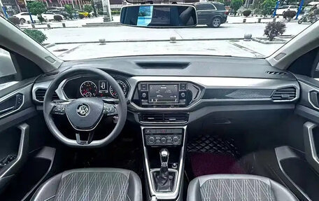 Volkswagen T-Cross I, 2023 год, 1 650 000 рублей, 16 фотография