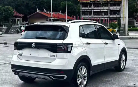 Volkswagen T-Cross I, 2023 год, 1 650 000 рублей, 6 фотография