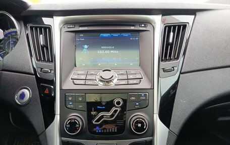 Hyundai Sonata VI, 2012 год, 1 090 000 рублей, 15 фотография