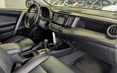 Toyota RAV4, 2015 год, 2 399 500 рублей, 14 фотография