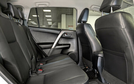 Toyota RAV4, 2015 год, 2 399 500 рублей, 15 фотография