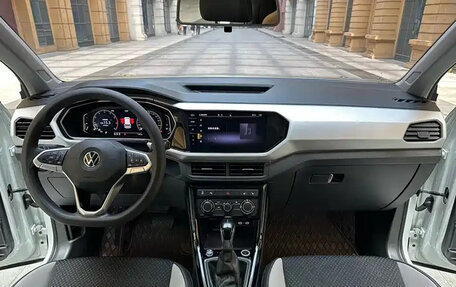 Volkswagen T-Cross I, 2023 год, 1 460 500 рублей, 9 фотография