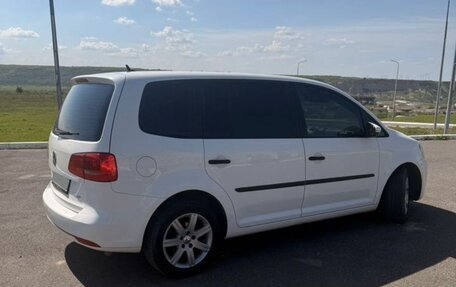 Volkswagen Touran III, 2011 год, 1 060 000 рублей, 3 фотография