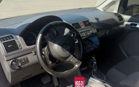 Volkswagen Touran III, 2011 год, 1 060 000 рублей, 7 фотография