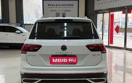 Volkswagen Tiguan II, 2023 год, 2 450 000 рублей, 5 фотография