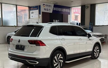 Volkswagen Tiguan II, 2023 год, 2 450 000 рублей, 6 фотография