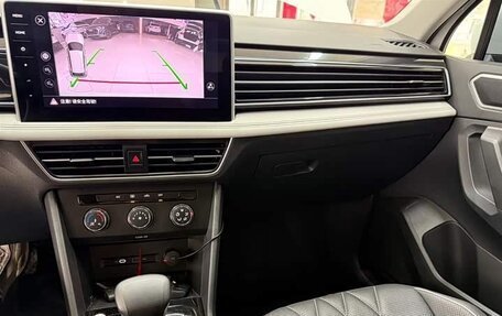 Volkswagen Tiguan II, 2023 год, 2 450 000 рублей, 14 фотография