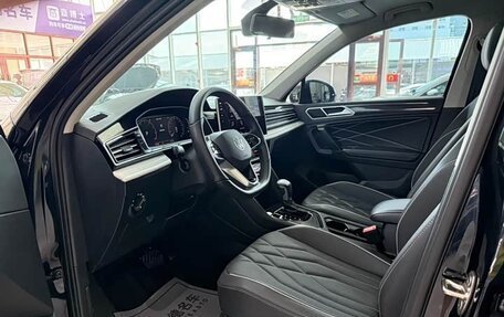 Volkswagen Tiguan II, 2023 год, 2 470 000 рублей, 6 фотография