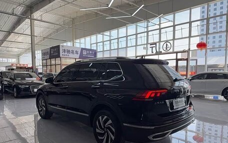 Volkswagen Tiguan II, 2023 год, 2 470 000 рублей, 4 фотография