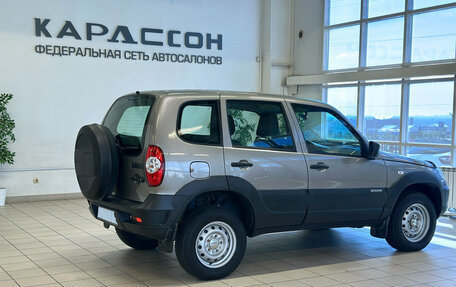 Chevrolet Niva I рестайлинг, 2018 год, 690 000 рублей, 2 фотография