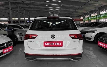 Volkswagen Tiguan II, 2023 год, 2 490 000 рублей, 5 фотография