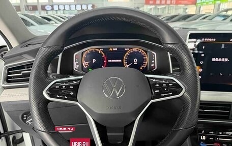 Volkswagen Tiguan II, 2023 год, 2 490 000 рублей, 11 фотография
