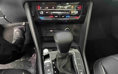 Volkswagen Tiguan II, 2023 год, 2 490 000 рублей, 15 фотография