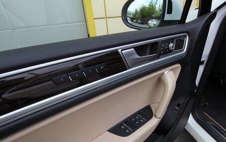 Volkswagen Touareg III, 2015 год, 3 195 000 рублей, 20 фотография