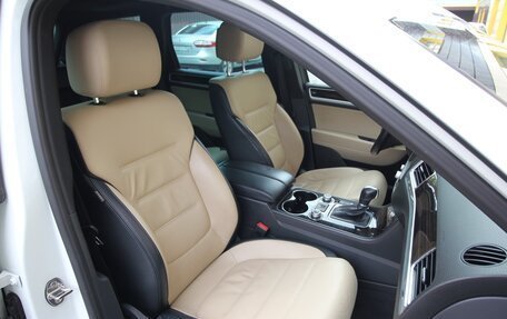 Volkswagen Touareg III, 2015 год, 3 195 000 рублей, 16 фотография