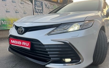 Toyota Camry, 2021 год, 2 650 000 рублей, 8 фотография