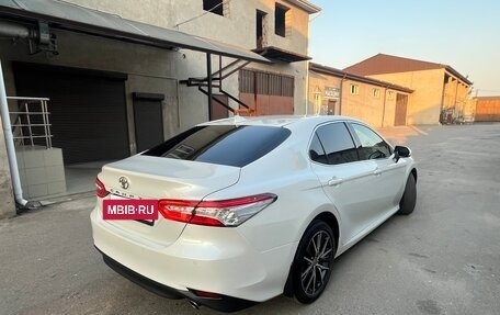 Toyota Camry, 2021 год, 2 650 000 рублей, 5 фотография