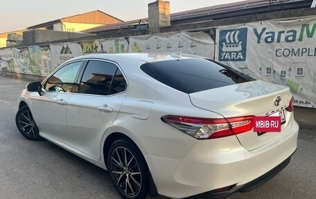 Toyota Camry, 2021 год, 2 650 000 рублей, 6 фотография