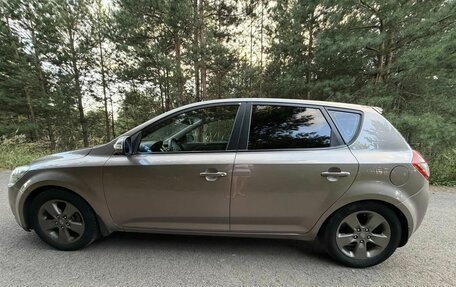 KIA cee'd I рестайлинг, 2010 год, 700 000 рублей, 6 фотография