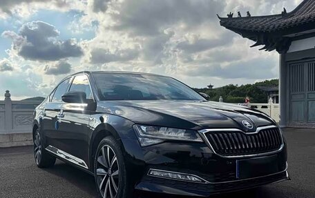 Skoda Superb III рестайлинг, 2023 год, 2 030 000 рублей, 3 фотография